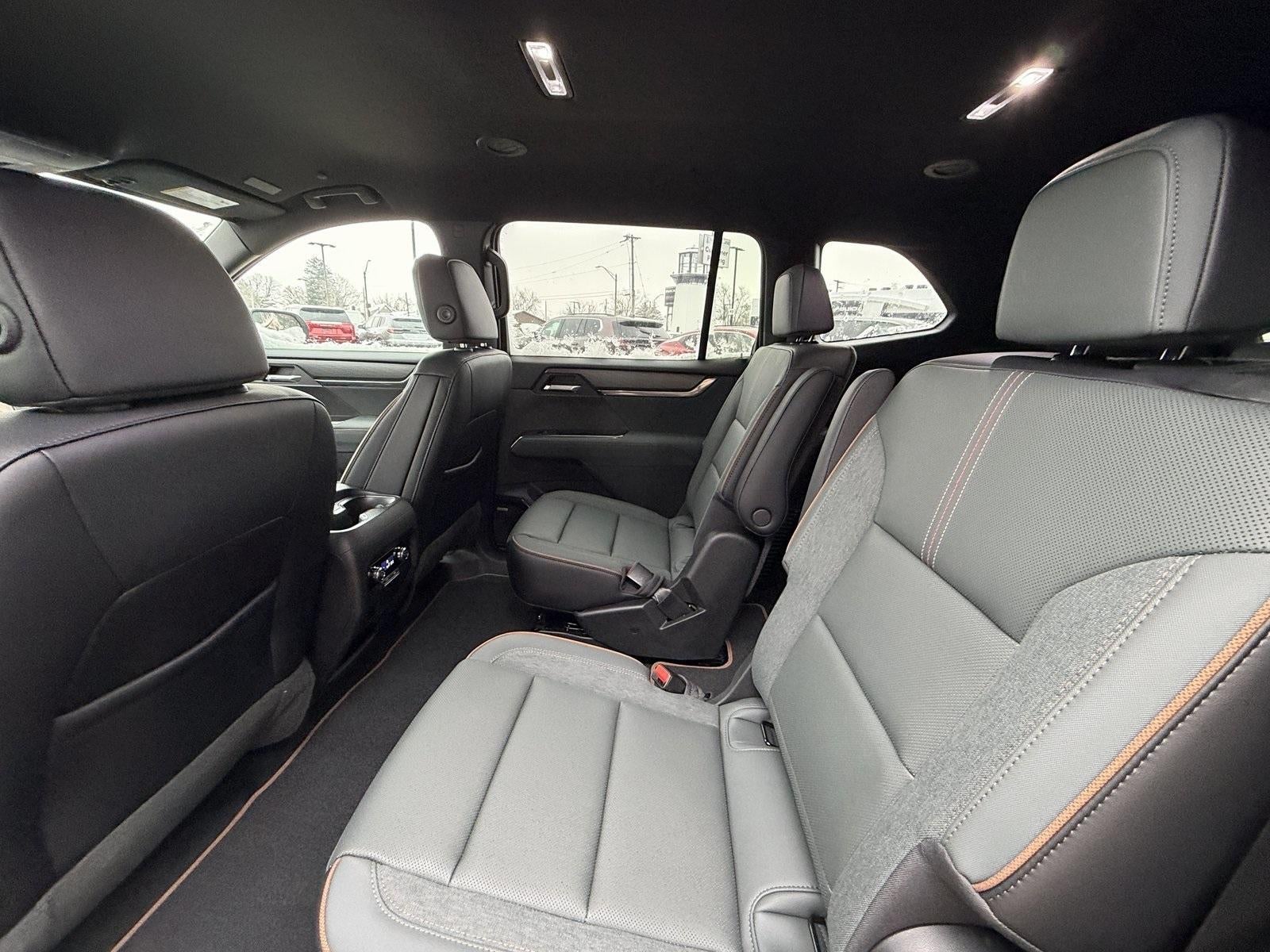 2025 GMC Acadia AWD AT4