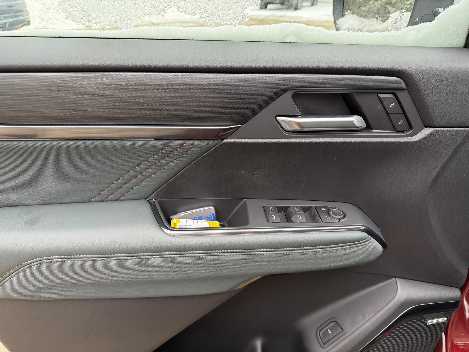 2025 GMC Acadia AWD AT4