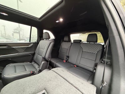 2026 GMC Acadia AWD Denali