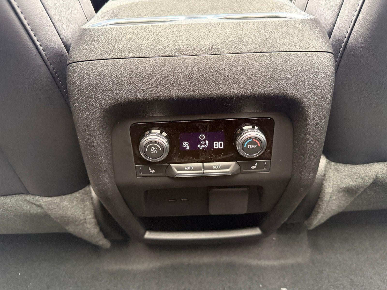 2026 GMC Acadia AWD Denali