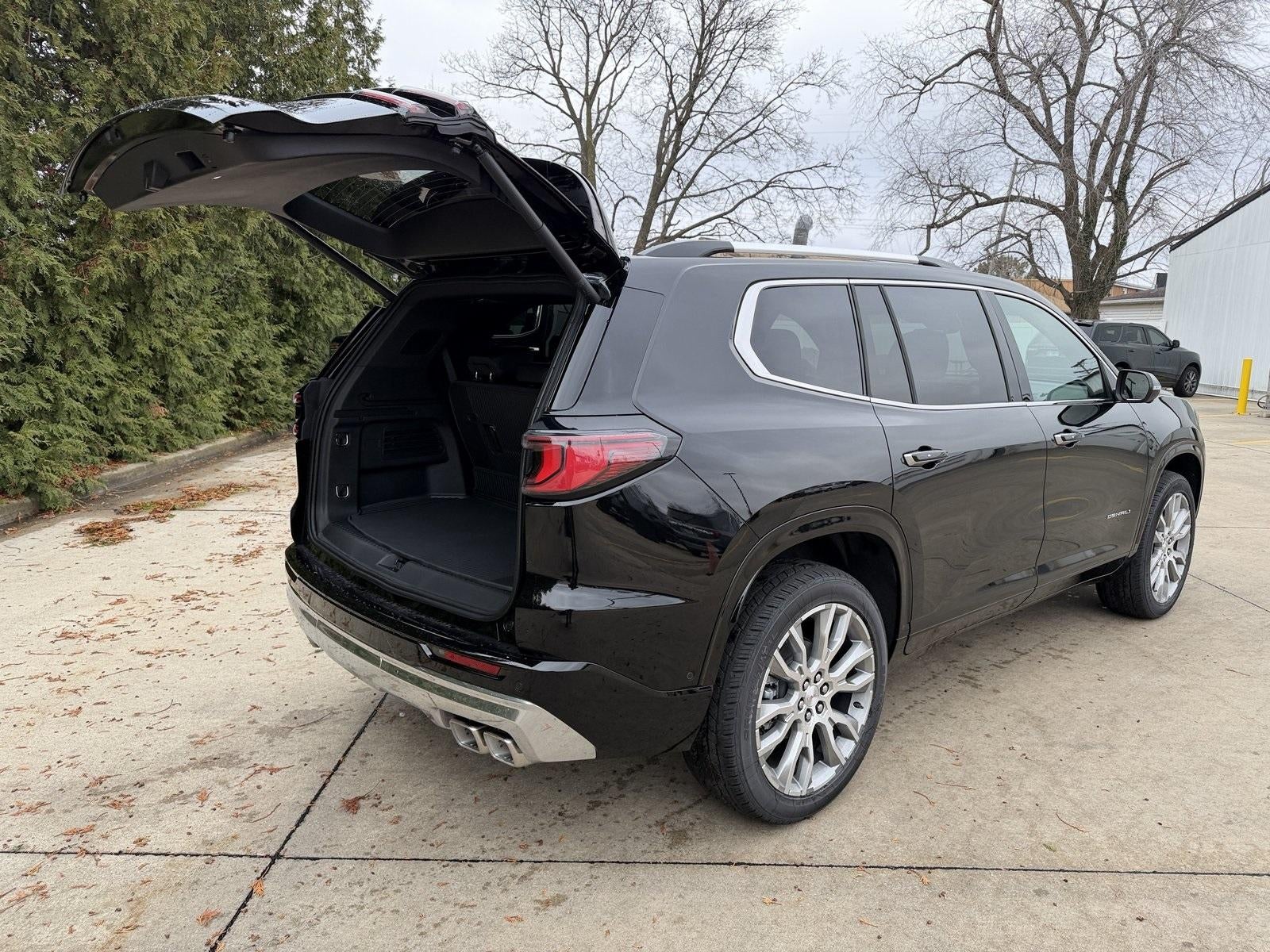 2026 GMC Acadia AWD Denali