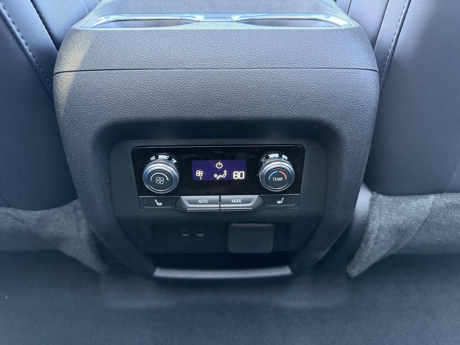 2026 GMC Acadia AWD Denali