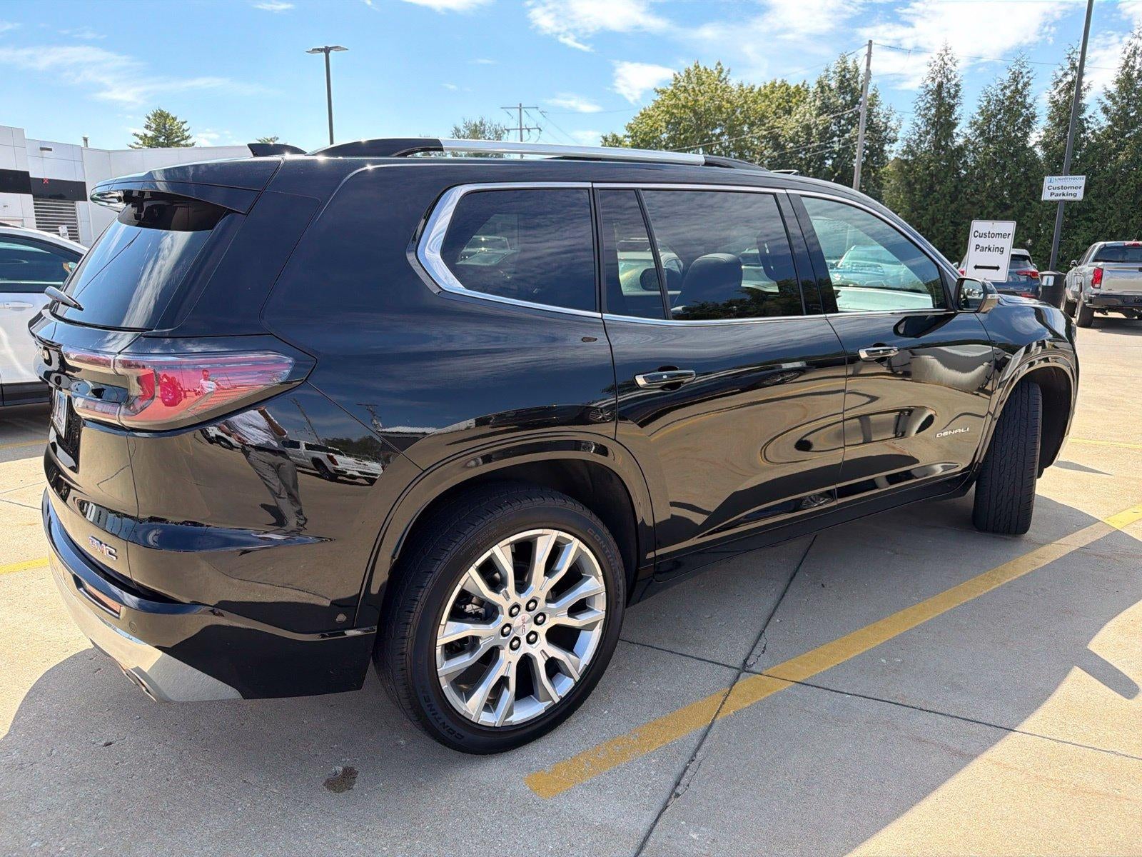 2024 GMC Acadia Denali