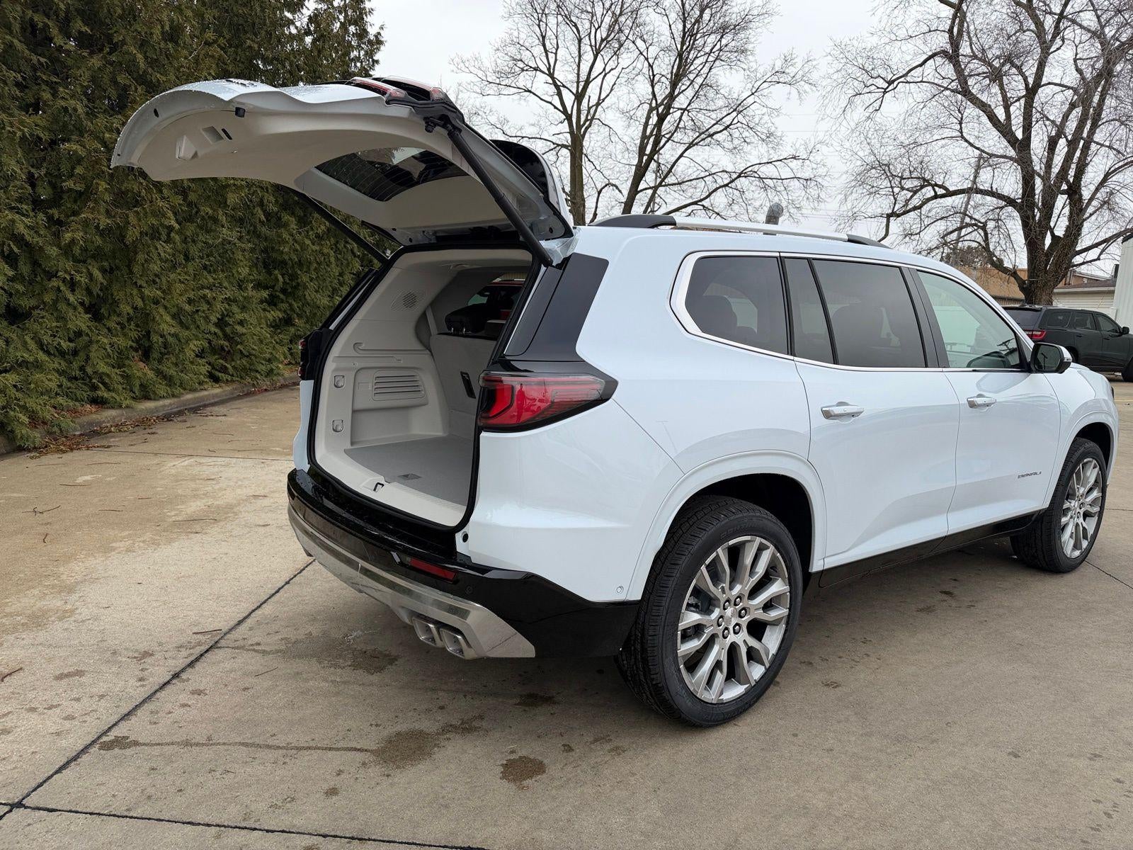 2026 GMC Acadia AWD Denali