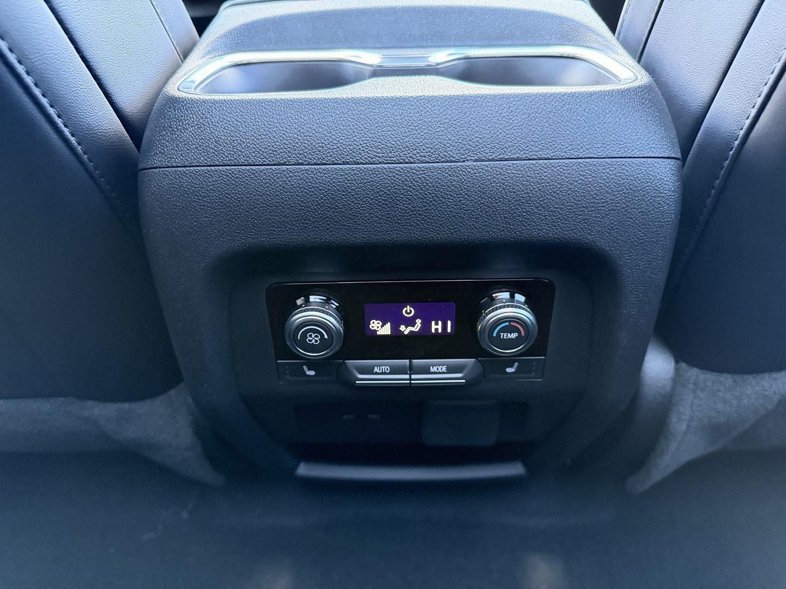 2026 GMC Acadia AWD Denali