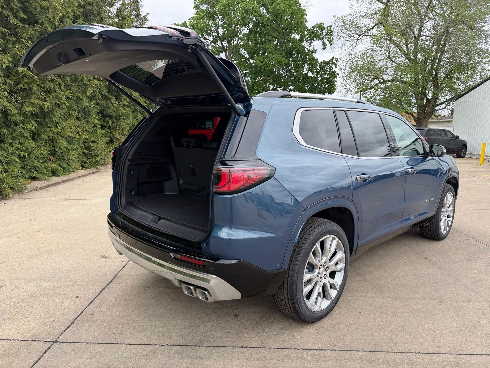 2026 GMC Acadia AWD Denali