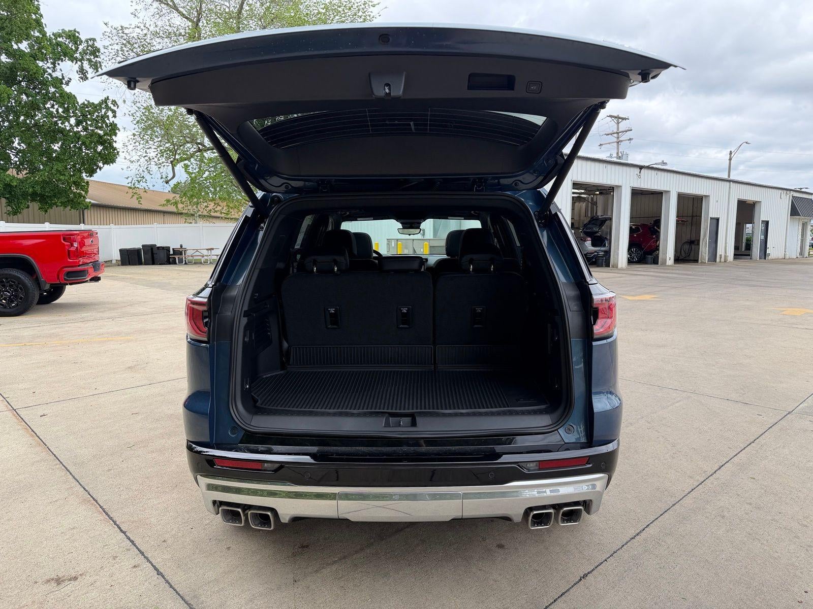 2026 GMC Acadia AWD Denali