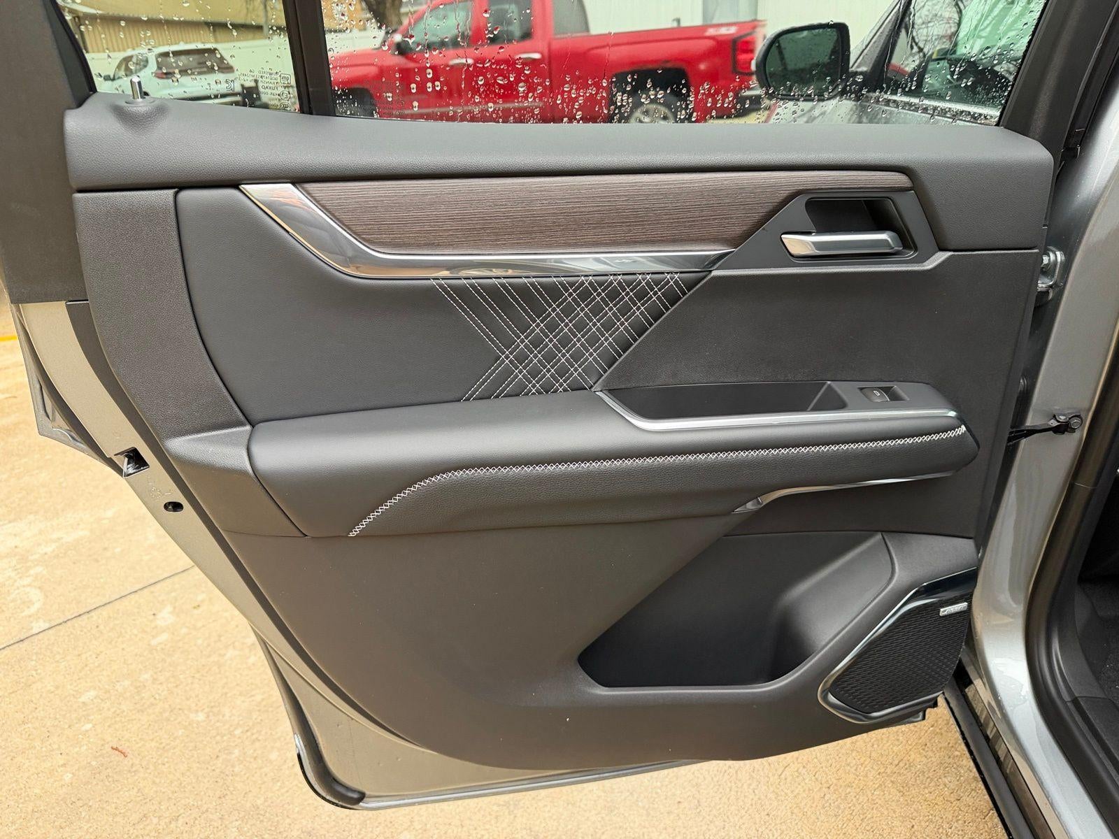 2026 GMC Acadia AWD Denali