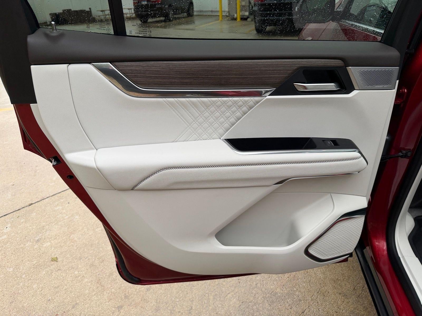 2024 GMC Acadia Denali