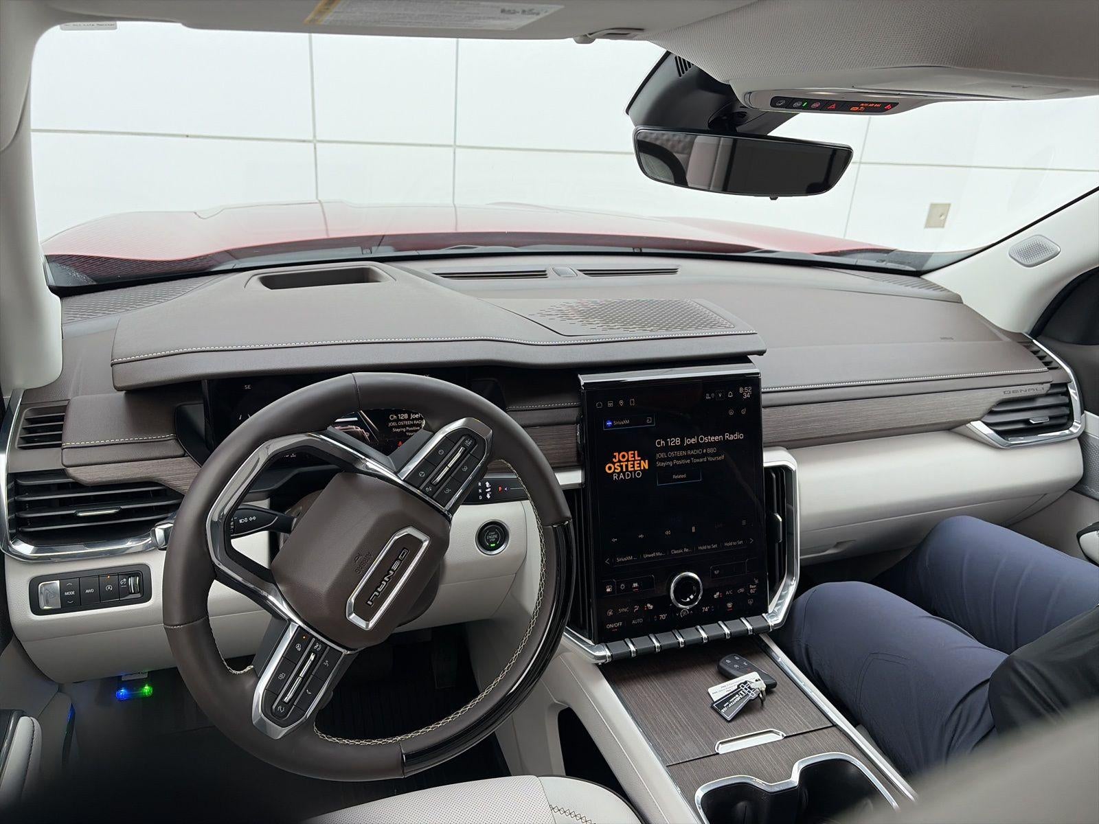 2024 GMC Acadia Denali