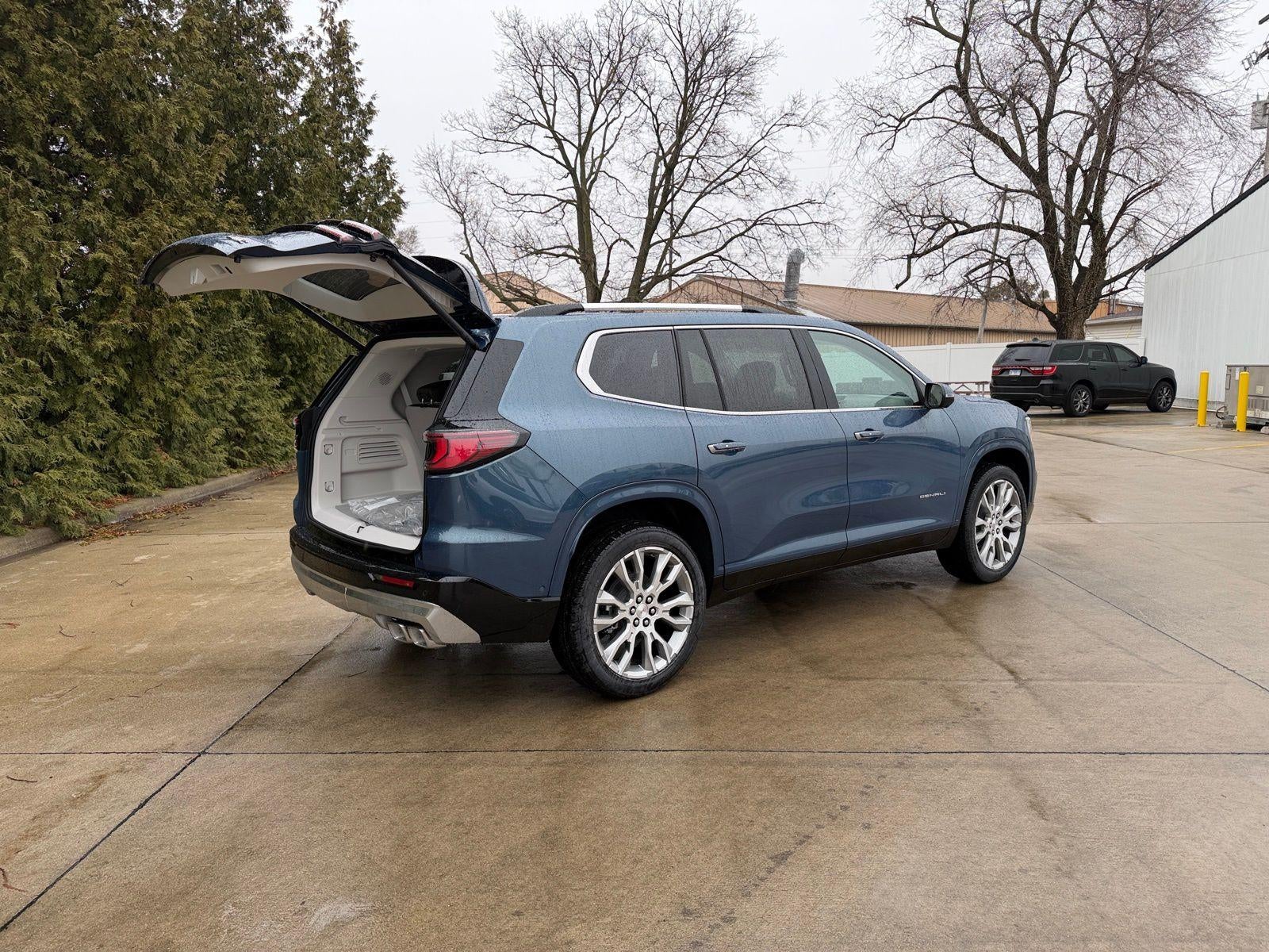 2026 GMC Acadia AWD Denali