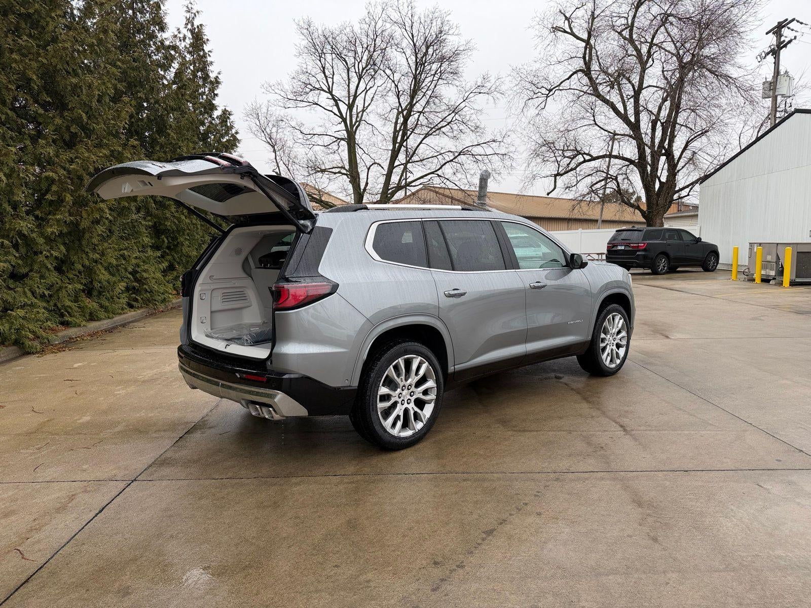 2026 GMC Acadia AWD Denali