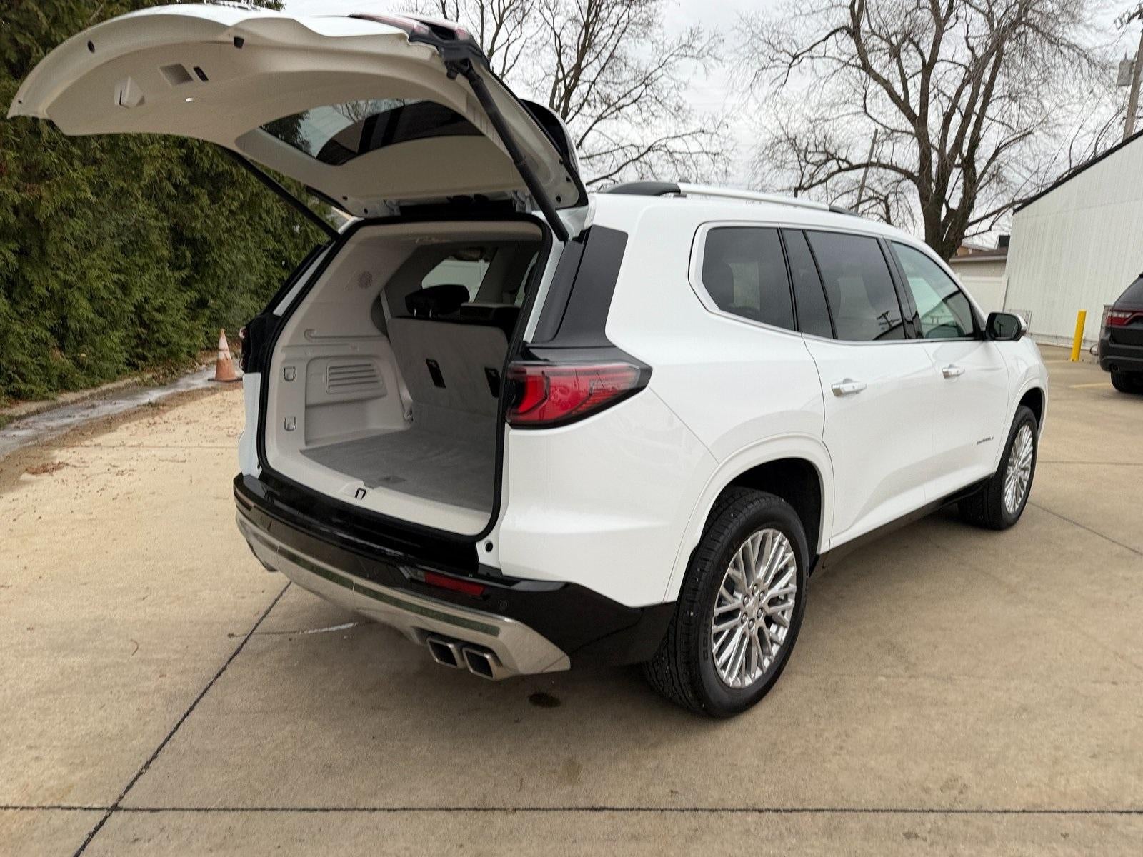 2025 GMC Acadia Denali