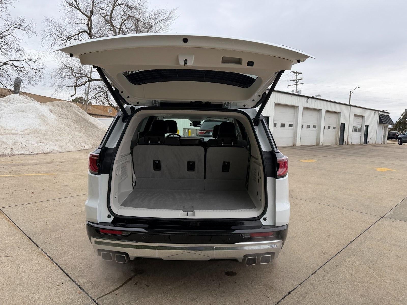 2025 GMC Acadia Denali