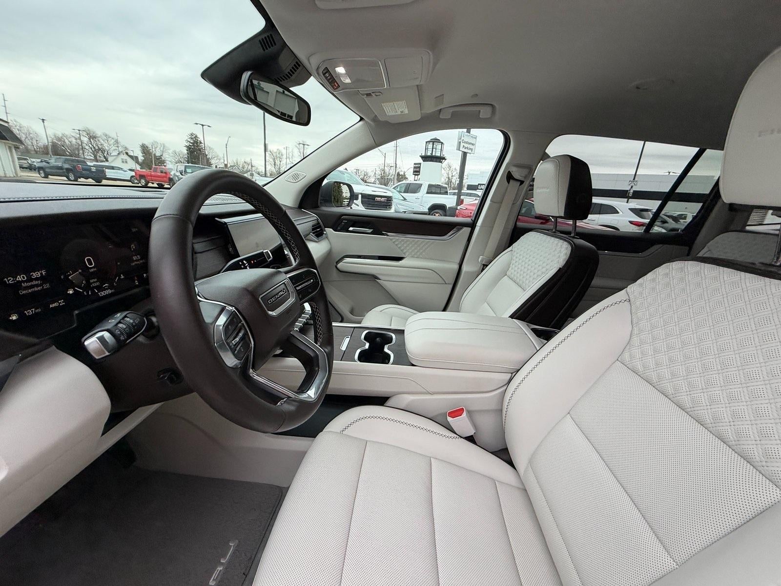 2025 GMC Acadia Denali