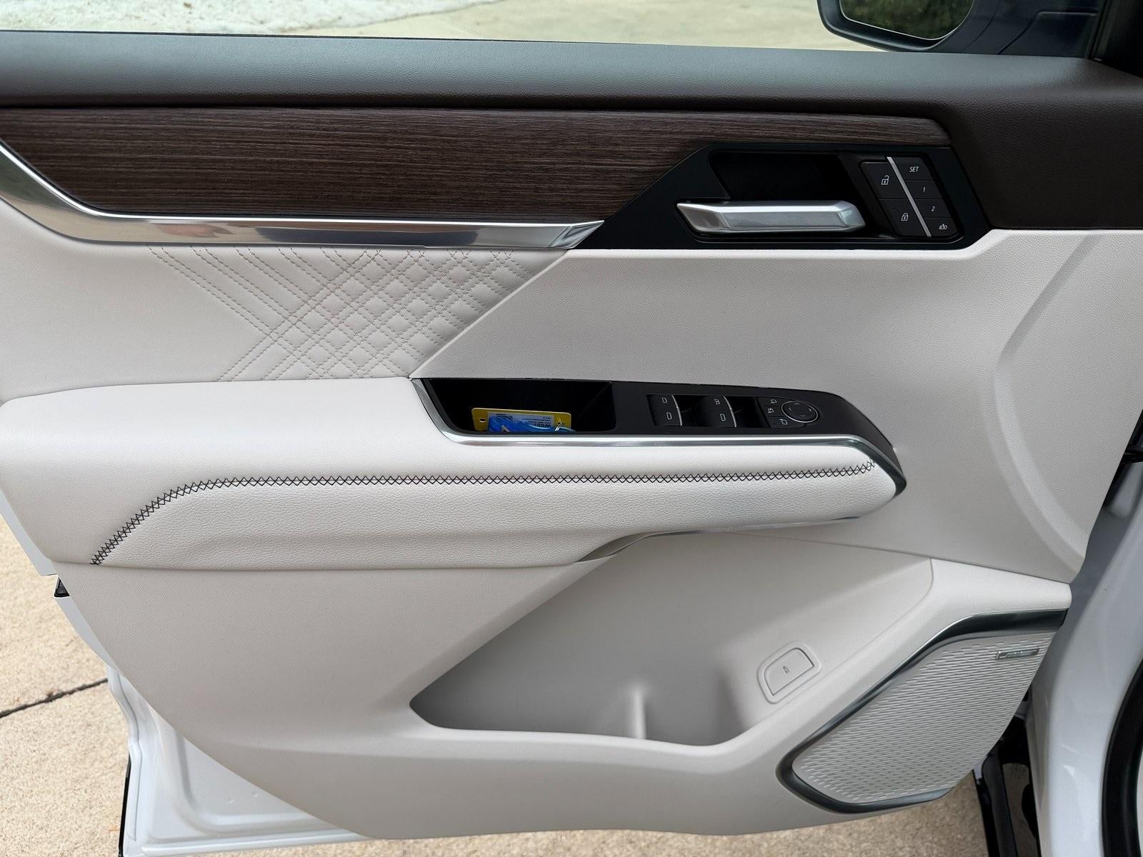 2025 GMC Acadia Denali