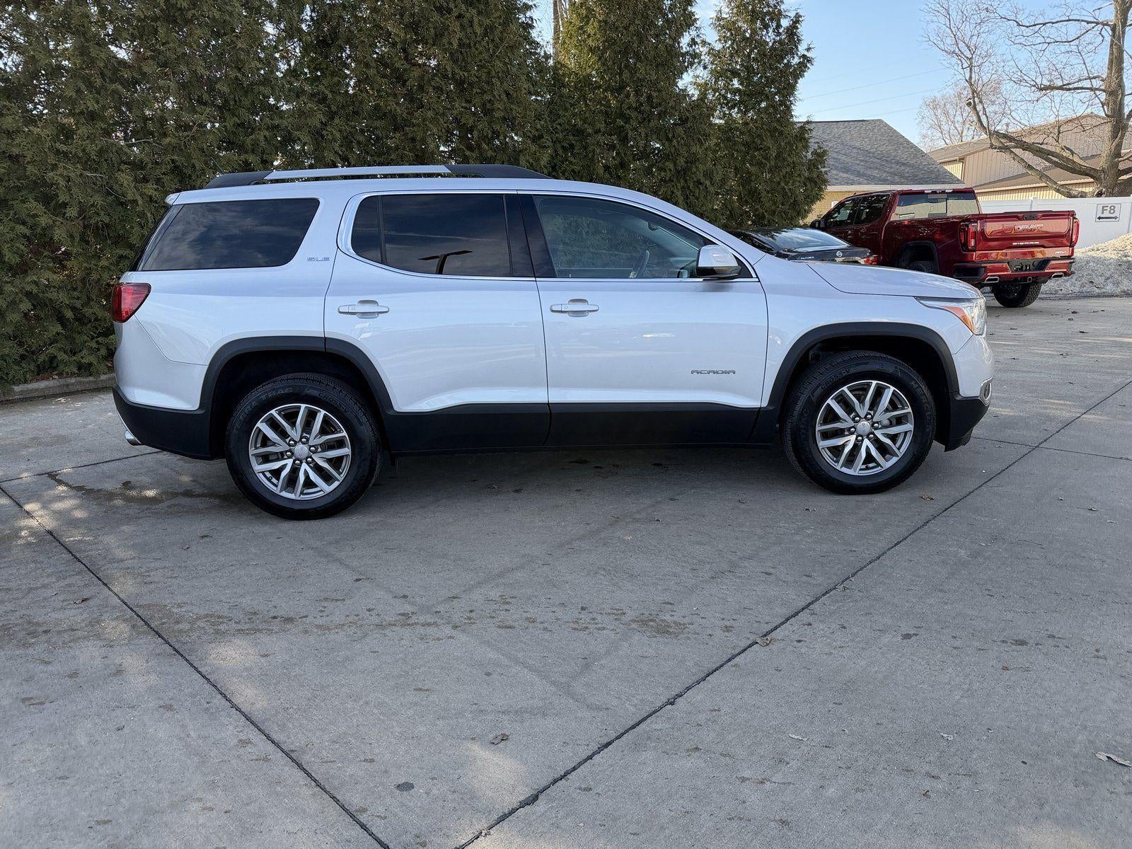 2017 GMC Acadia SLE-2