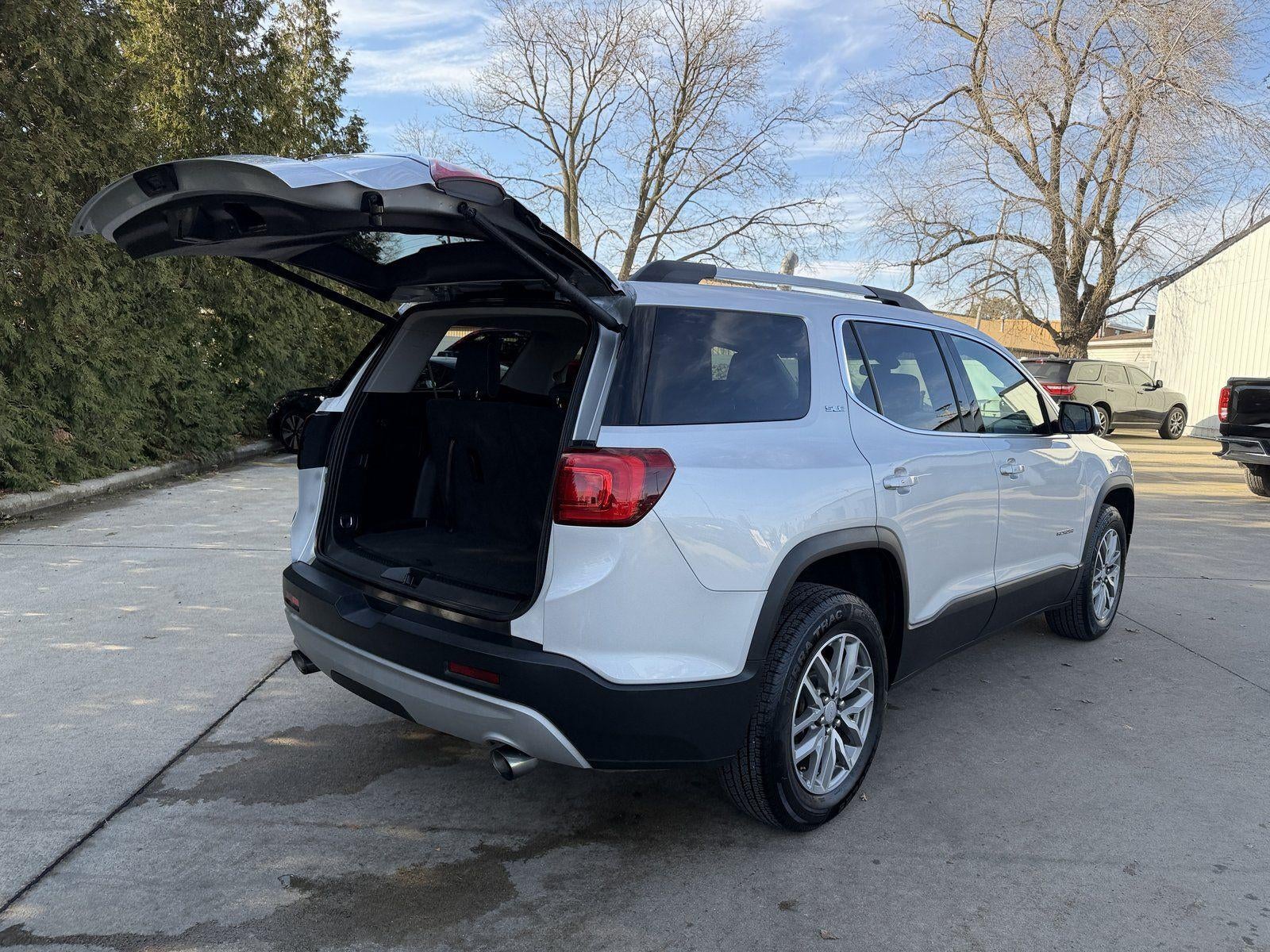 2017 GMC Acadia SLE-2