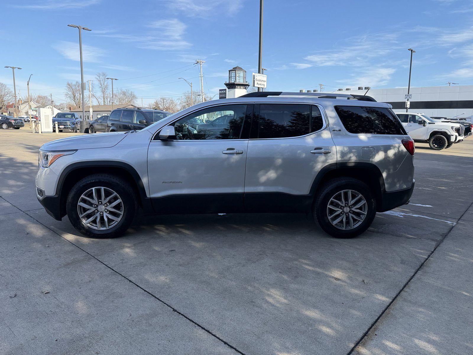 2017 GMC Acadia SLE-2