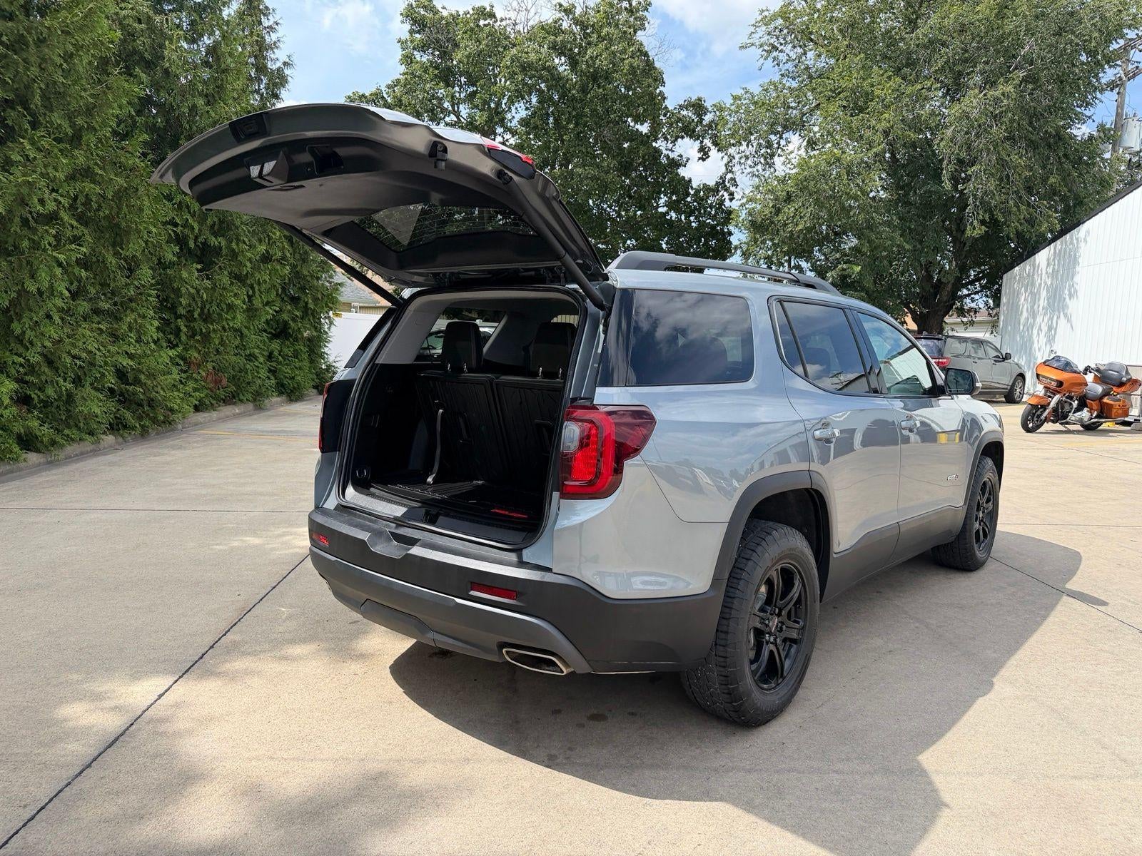 2023 GMC Acadia AT4