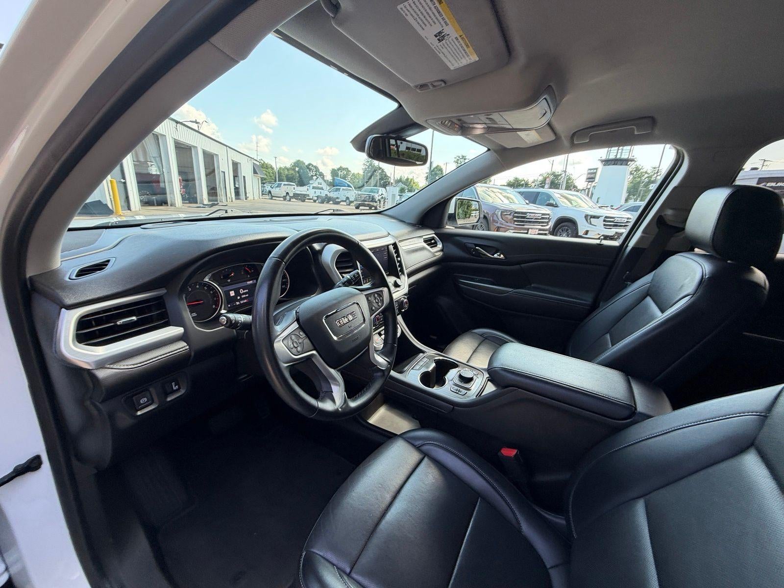 2023 GMC Acadia SLT