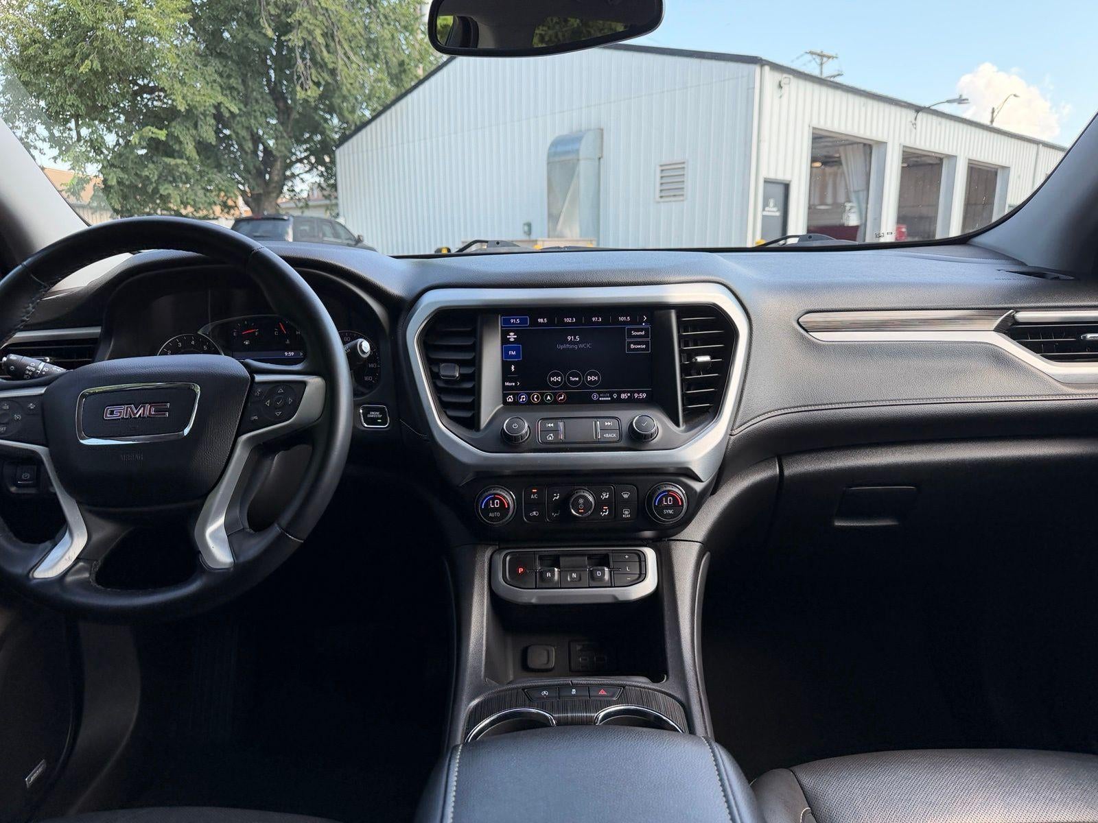 2023 GMC Acadia SLT
