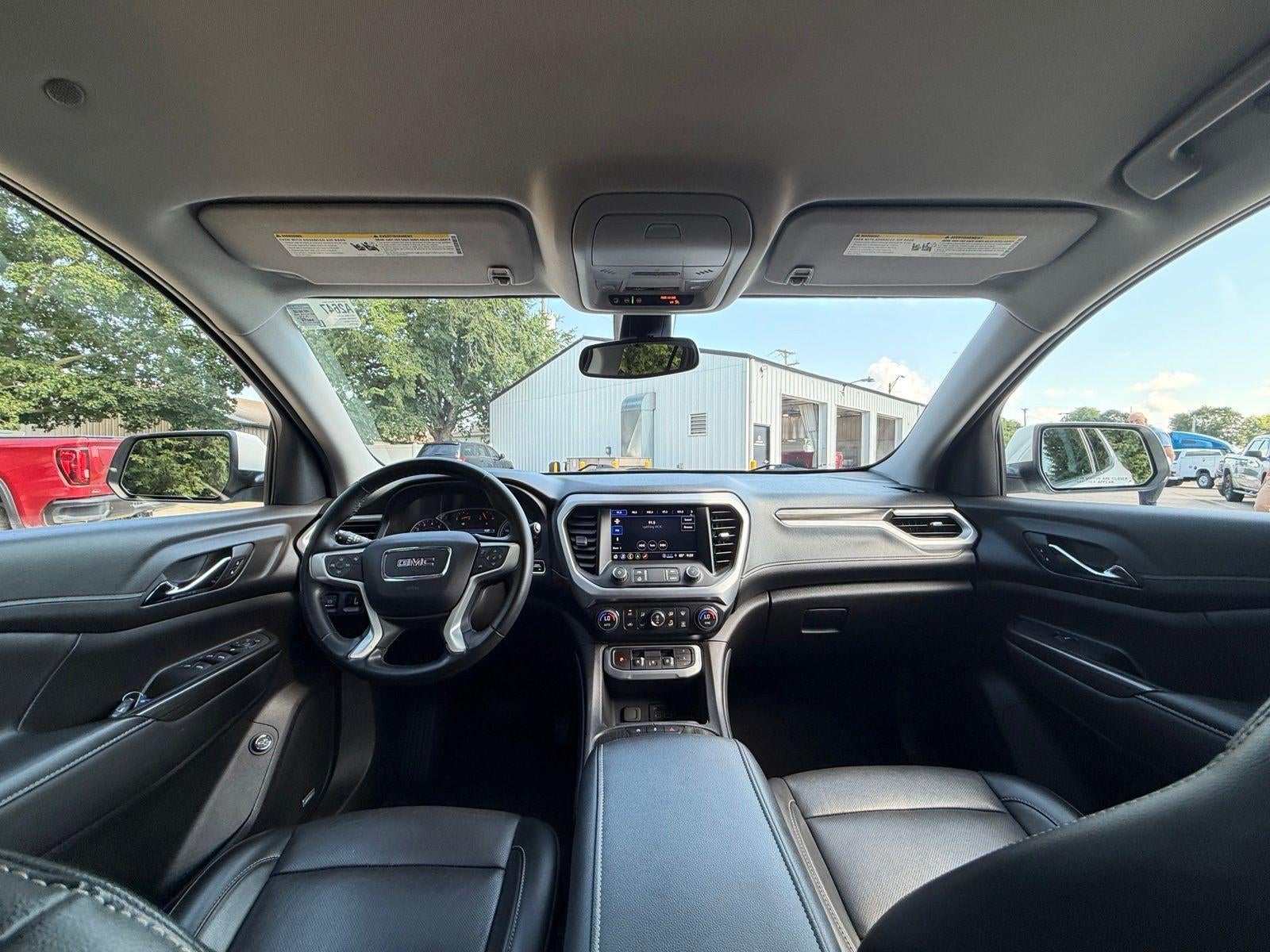 2023 GMC Acadia SLT