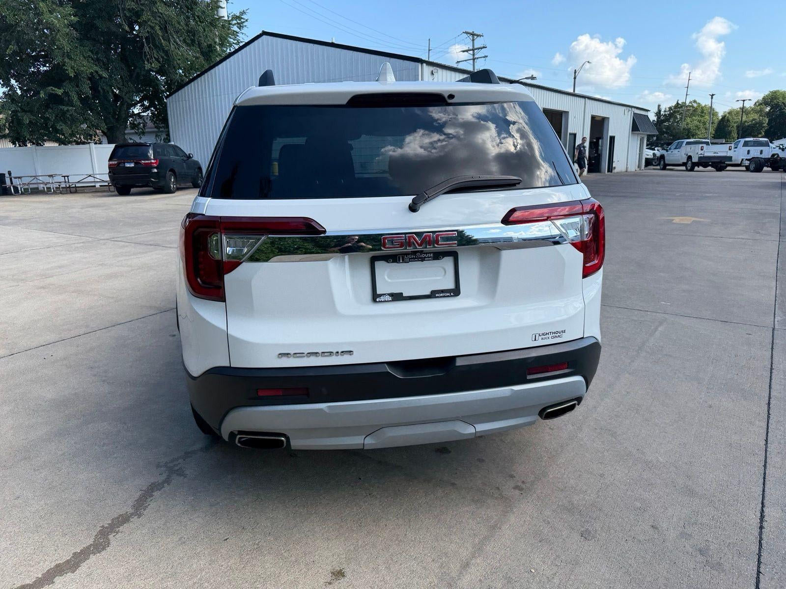 2023 GMC Acadia SLT