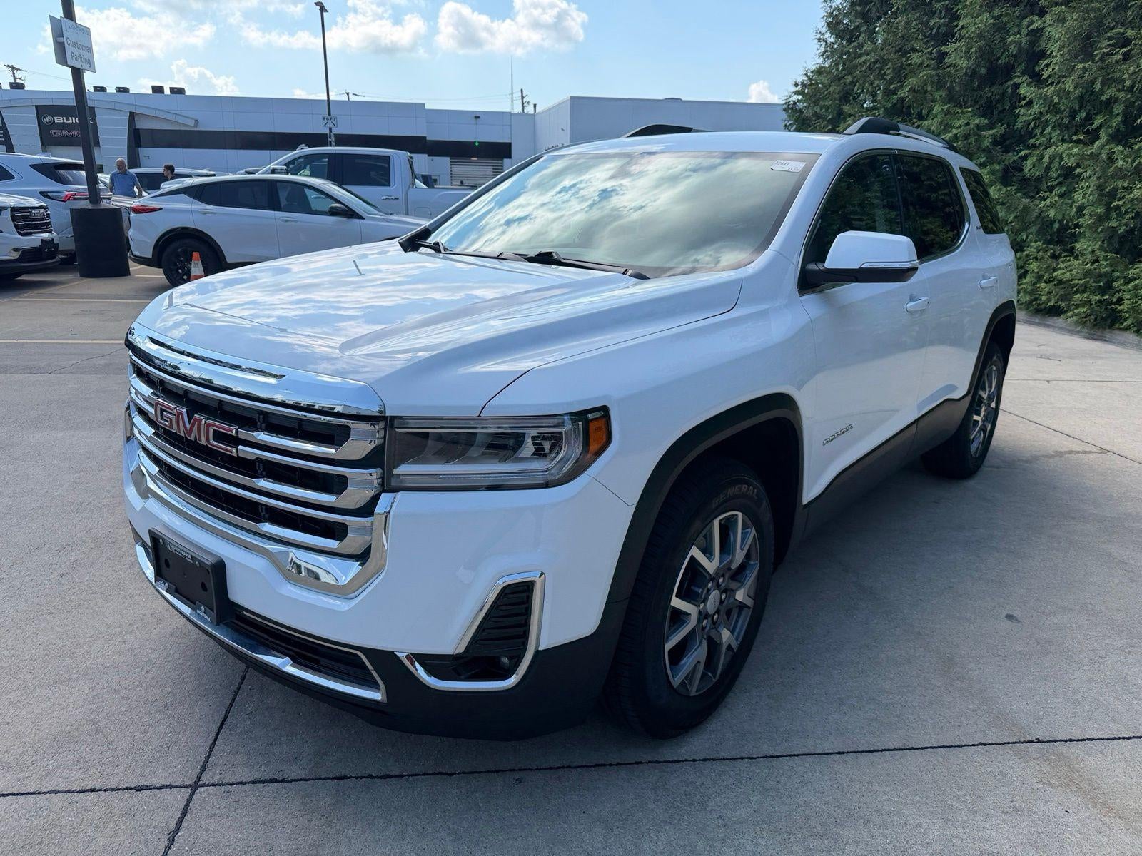 2023 GMC Acadia SLT