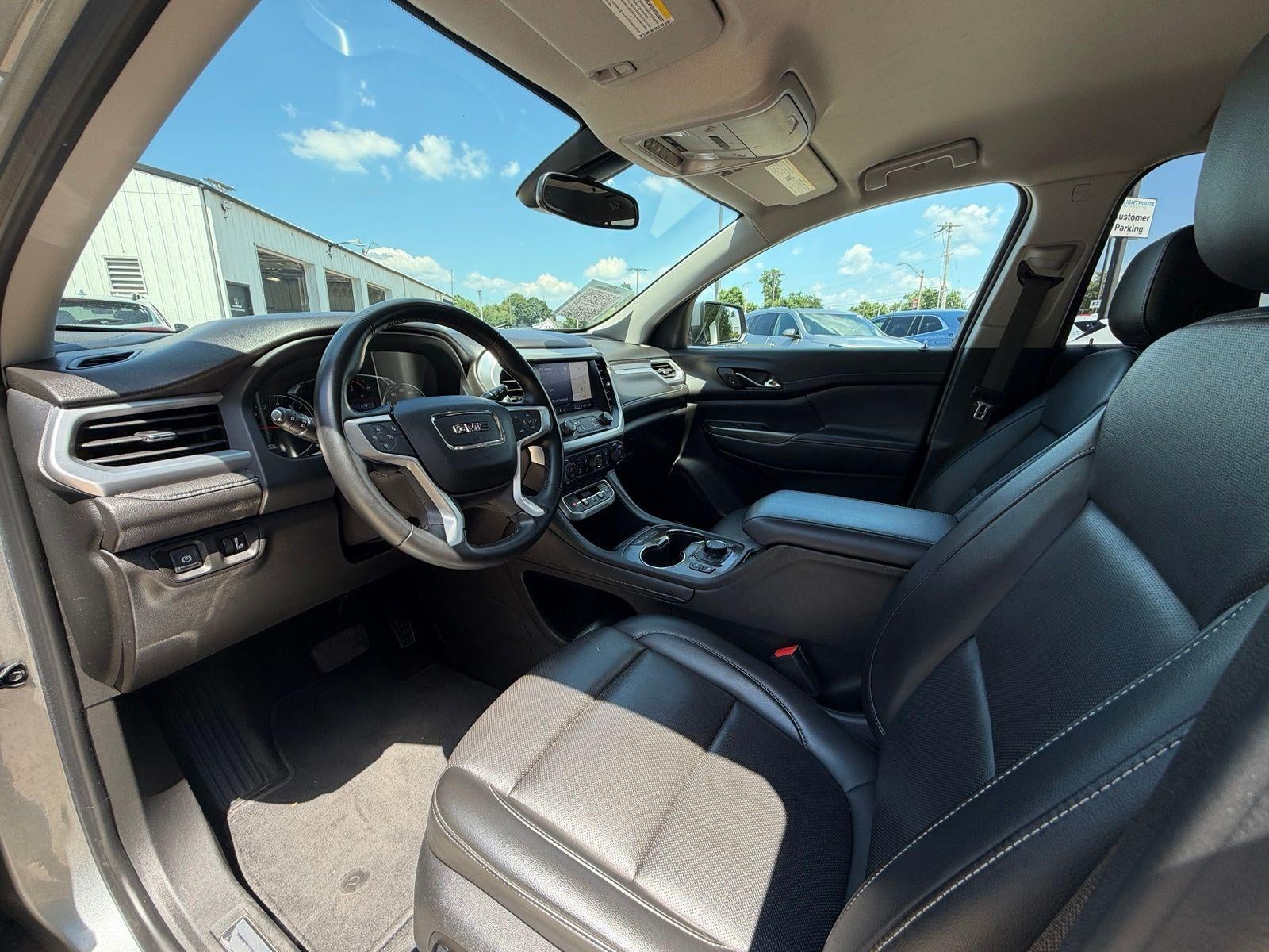 2023 GMC Acadia SLT
