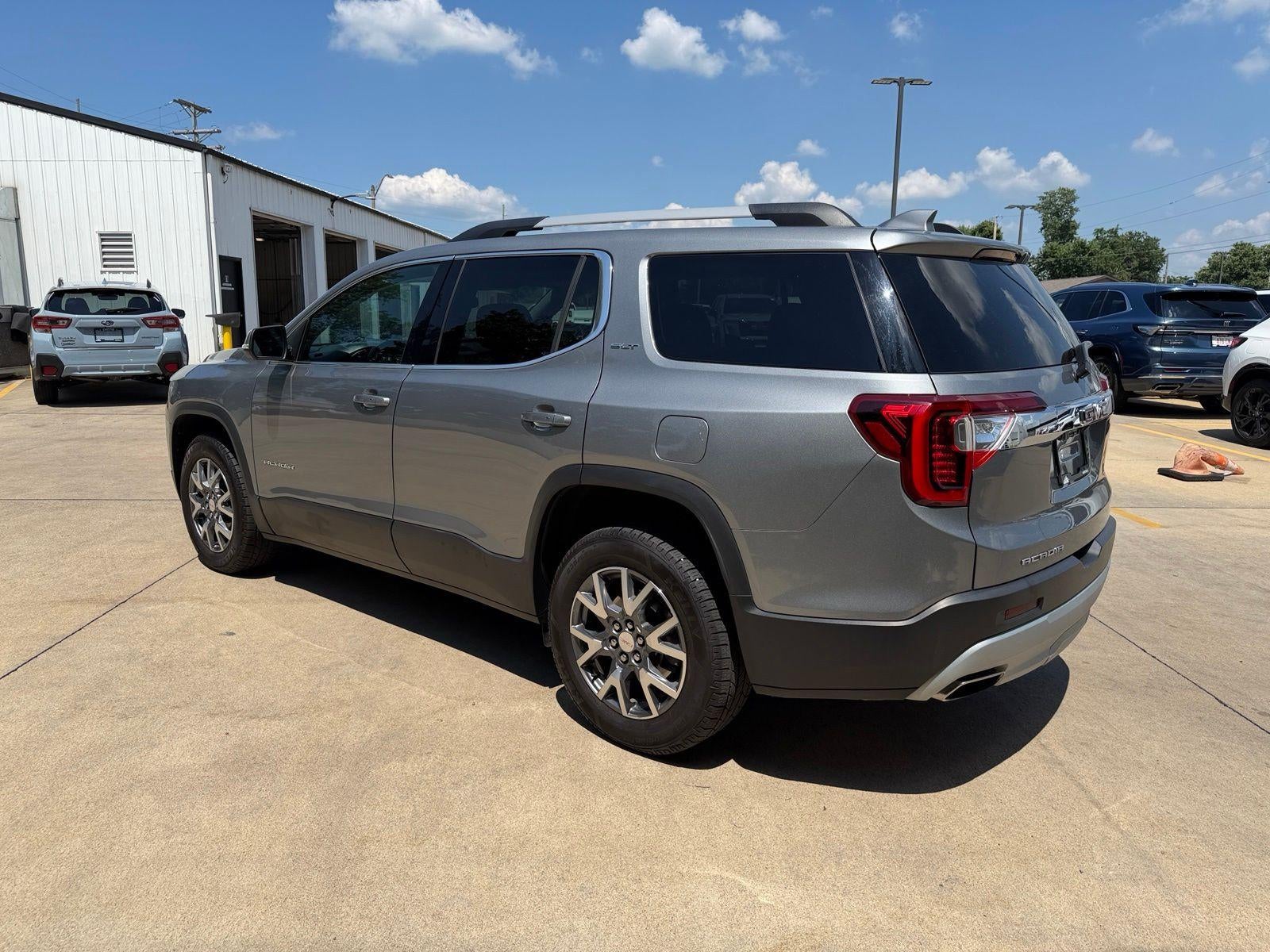 2023 GMC Acadia SLT