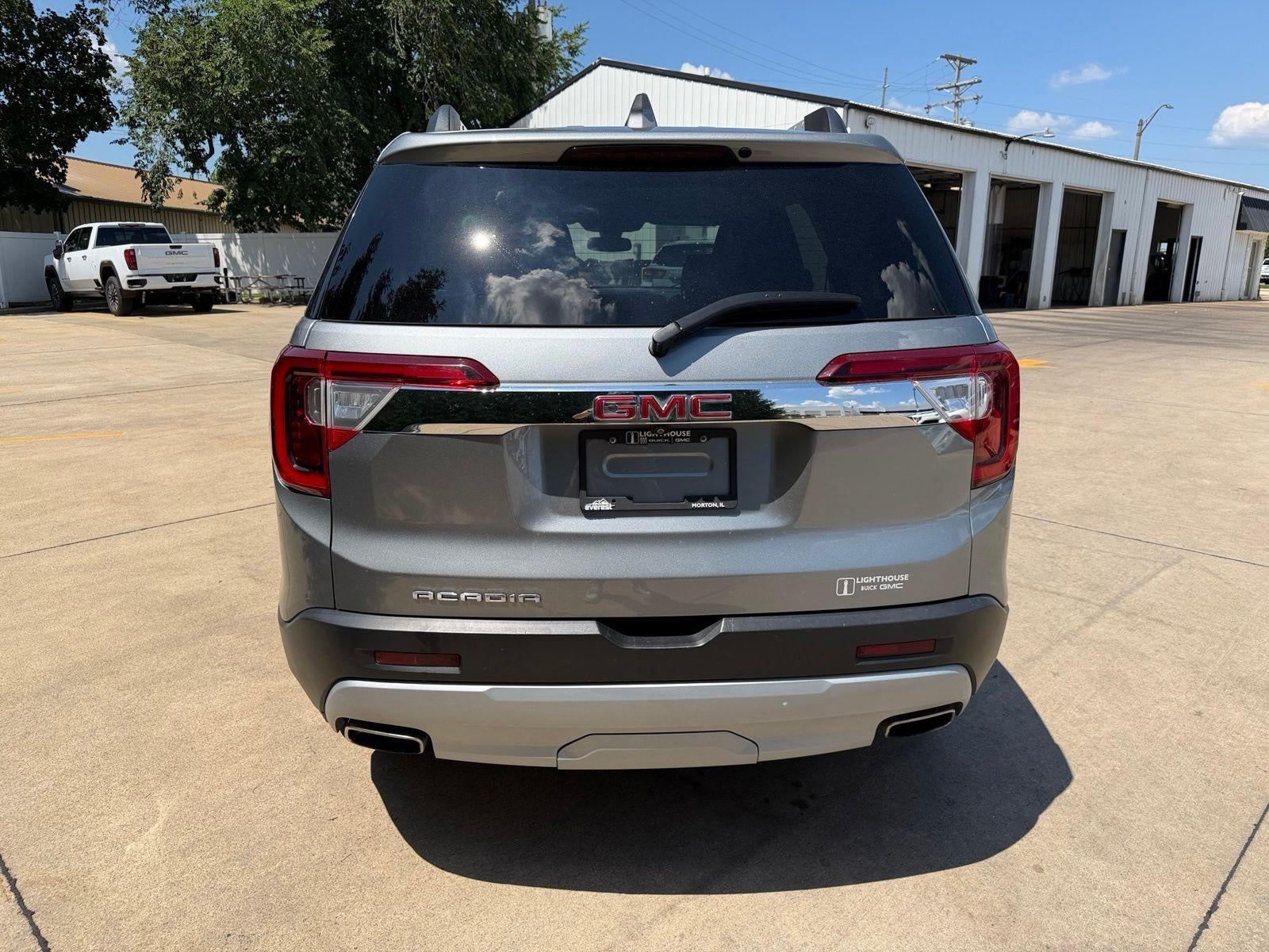 2023 GMC Acadia SLT