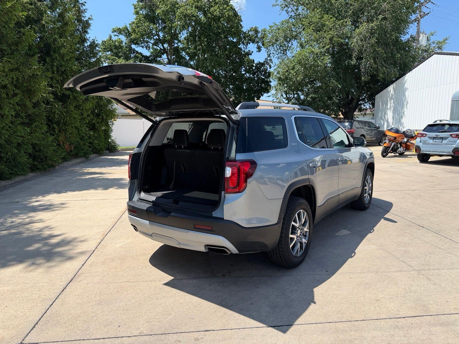 2023 GMC Acadia SLT