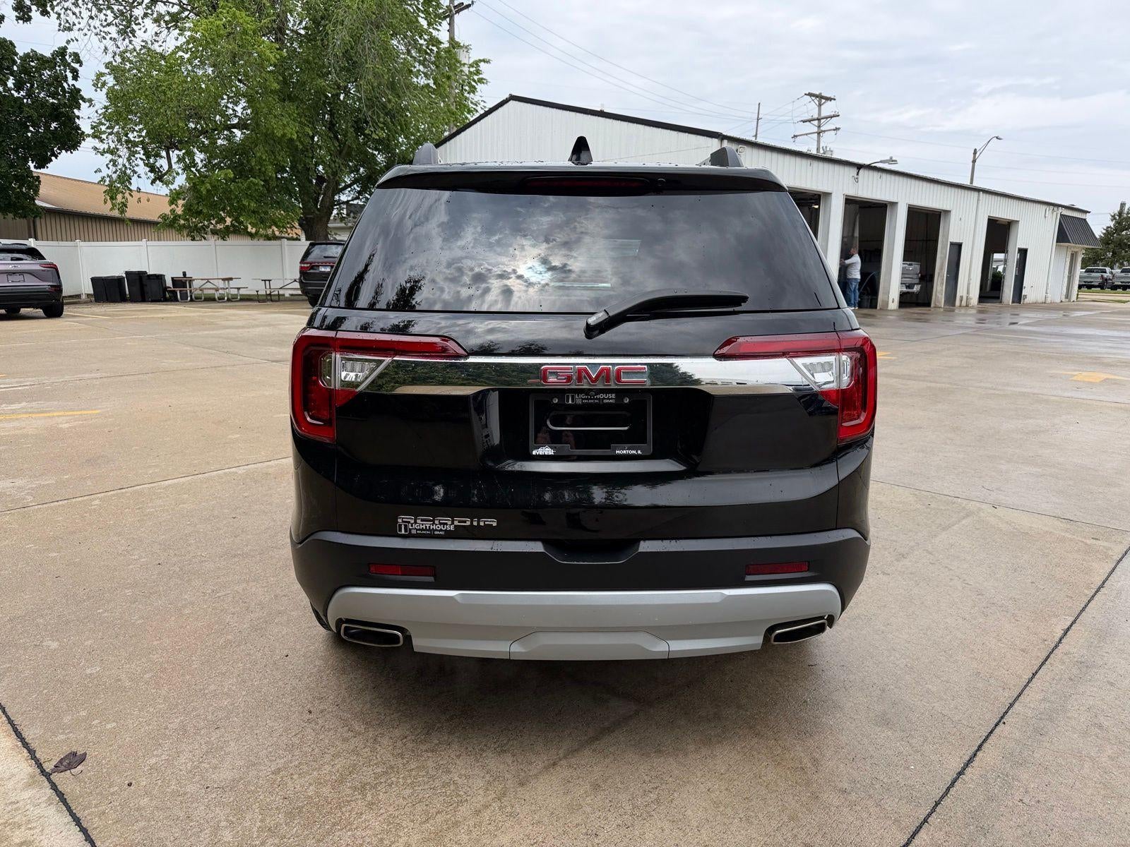 2023 GMC Acadia SLT