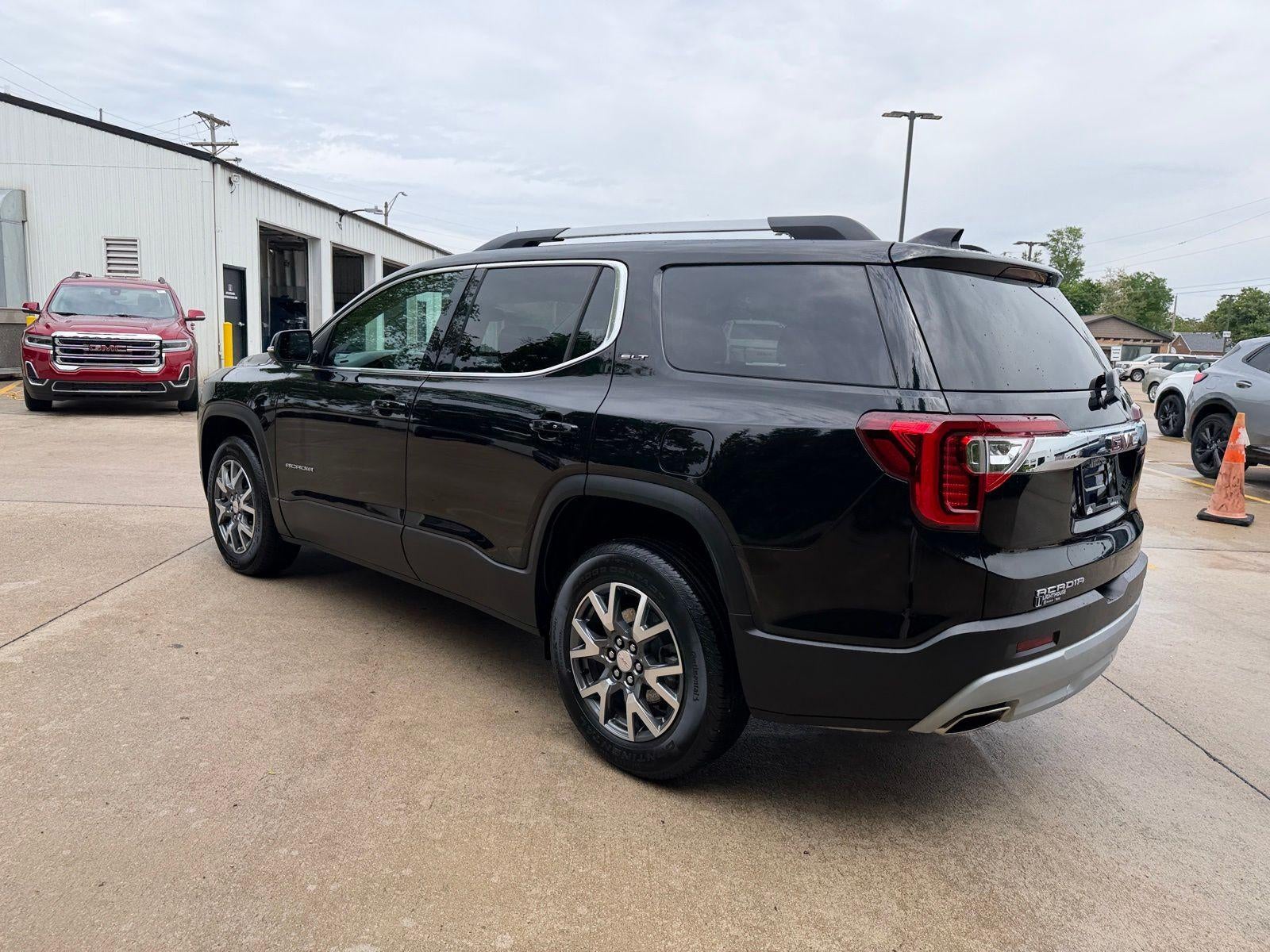 2023 GMC Acadia SLT