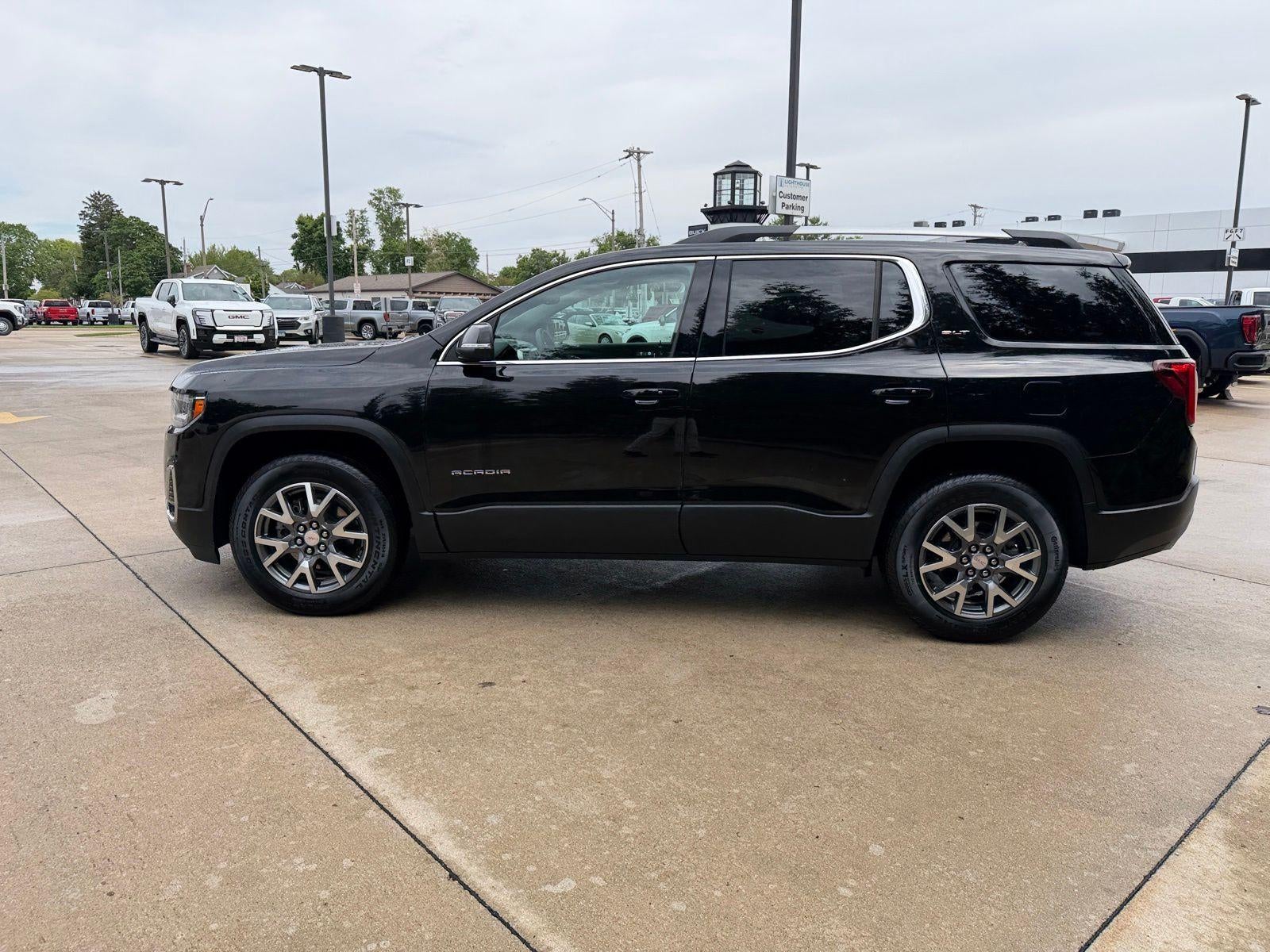 2023 GMC Acadia SLT