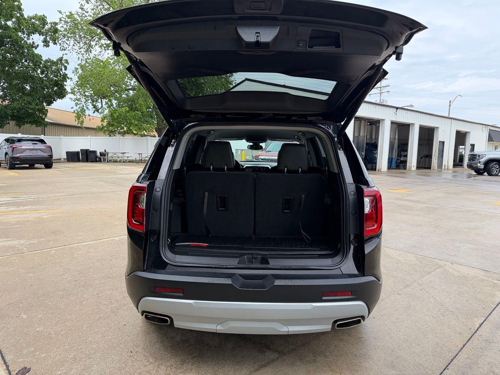 2023 GMC Acadia SLT