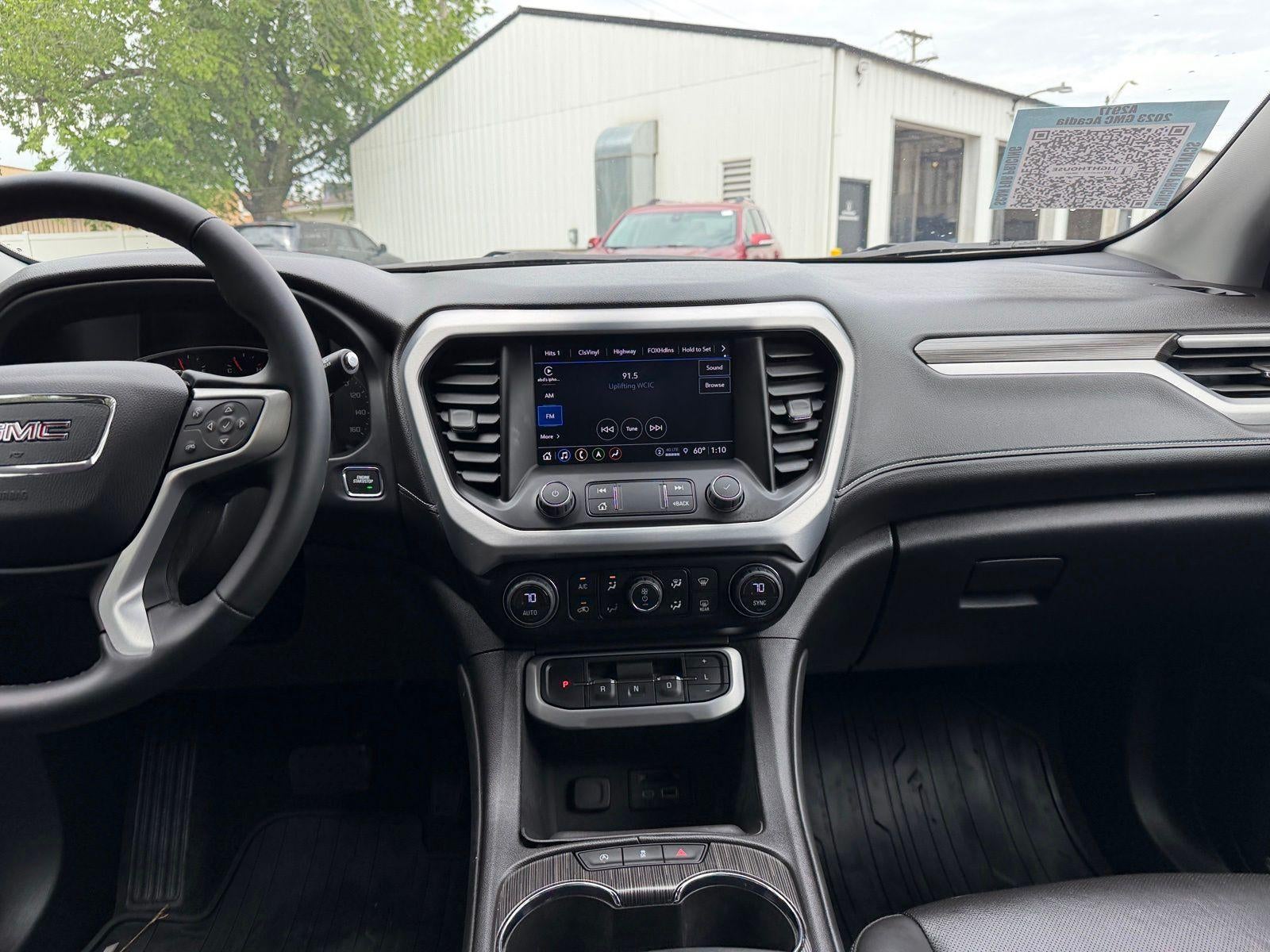 2023 GMC Acadia SLT