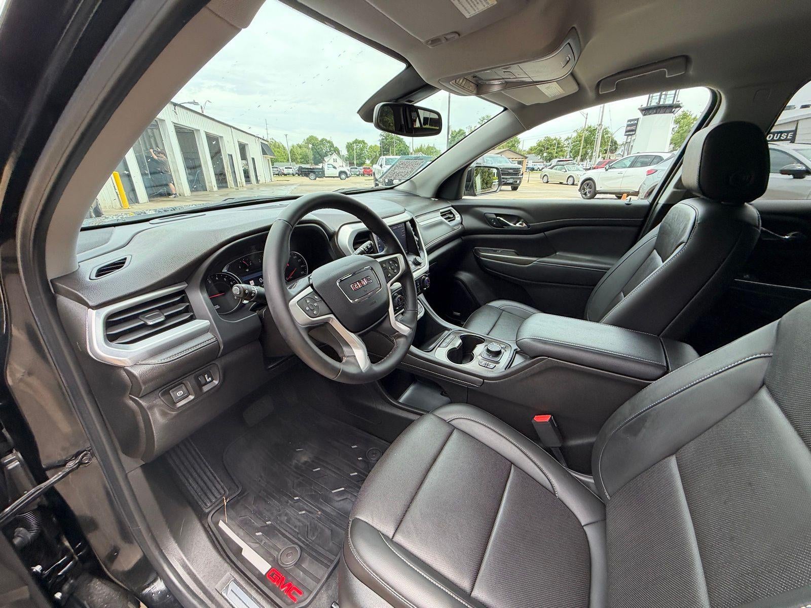 2023 GMC Acadia SLT