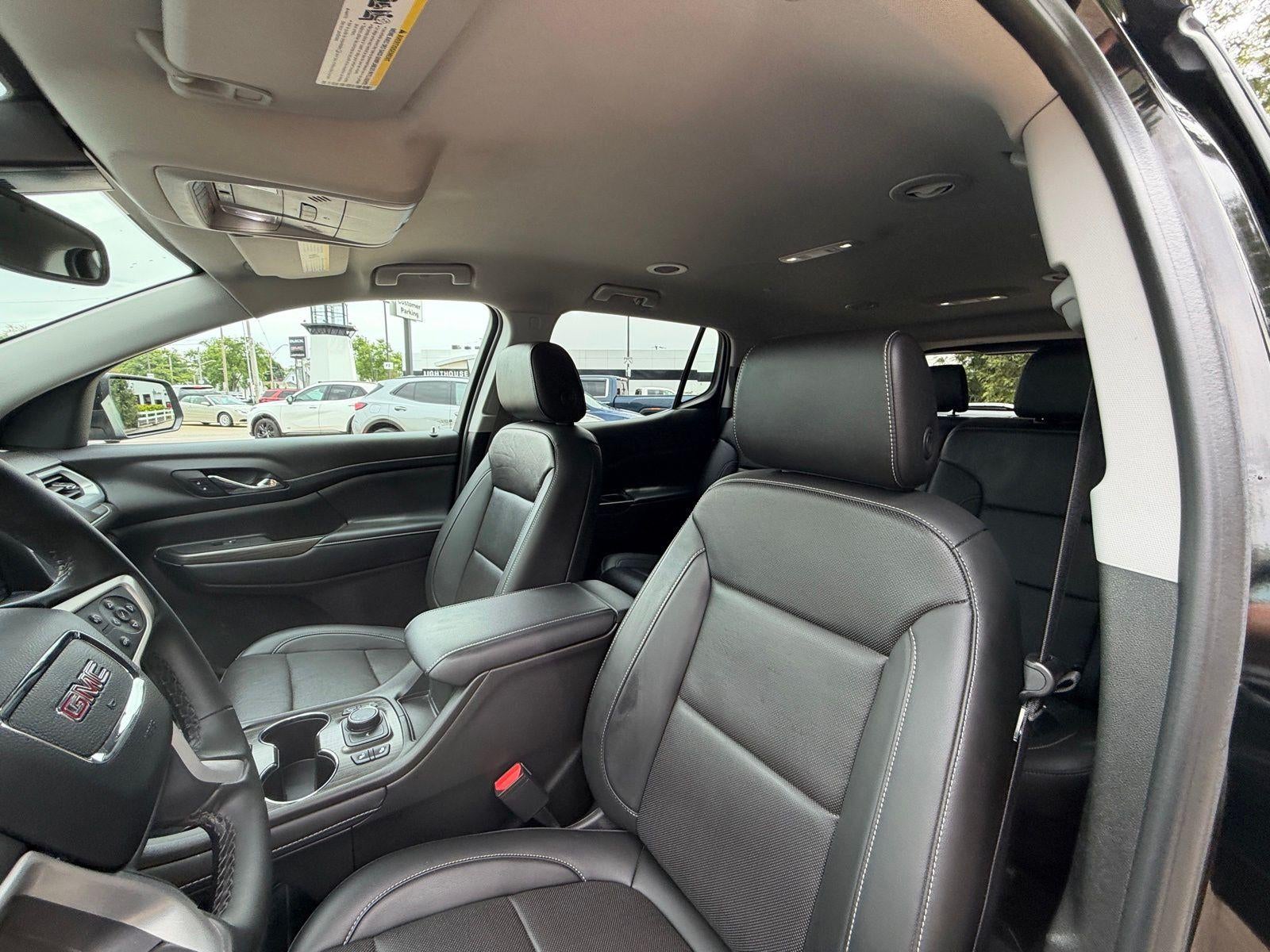 2023 GMC Acadia SLT