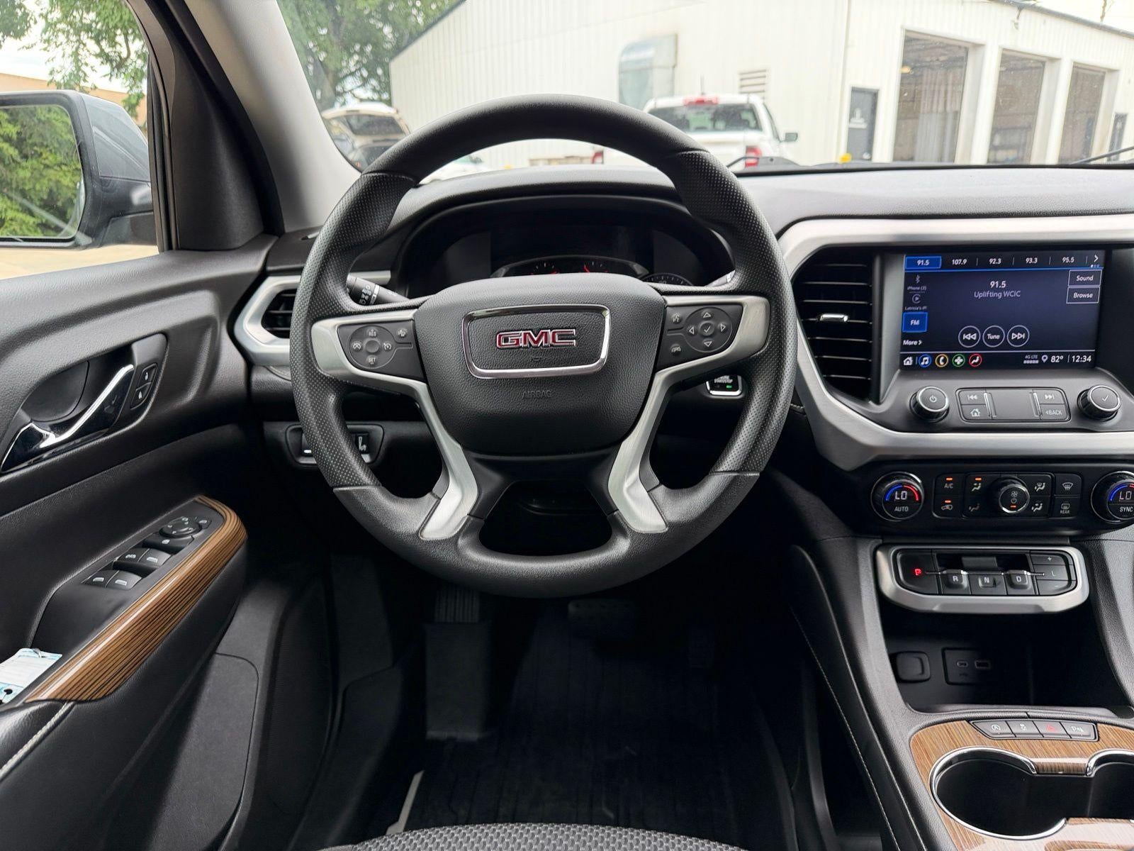 2022 GMC Acadia SLE