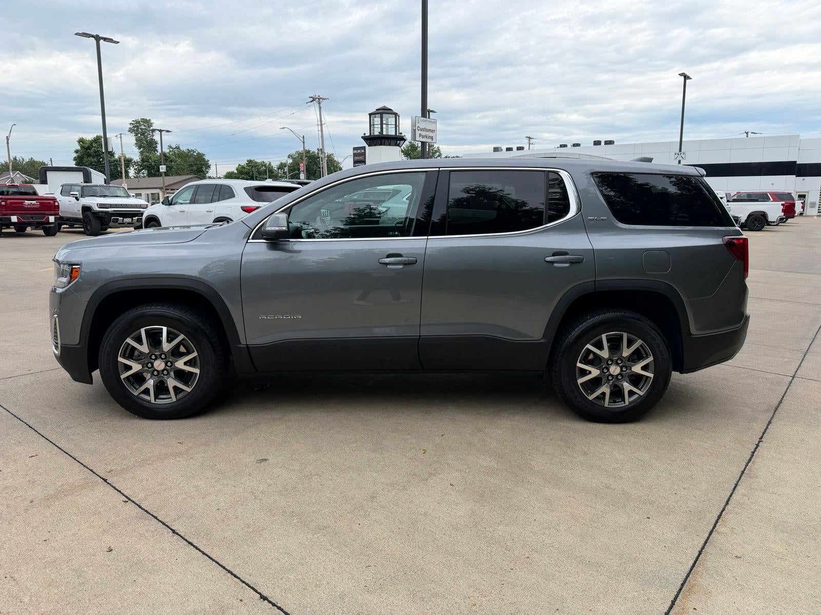 2022 GMC Acadia SLE