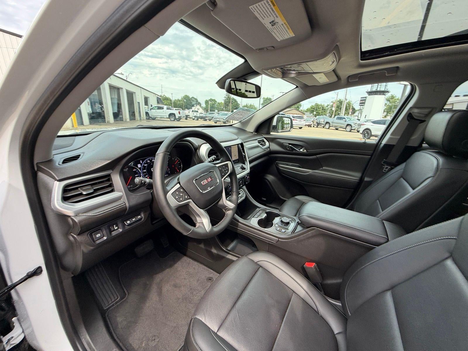 2023 GMC Acadia SLT