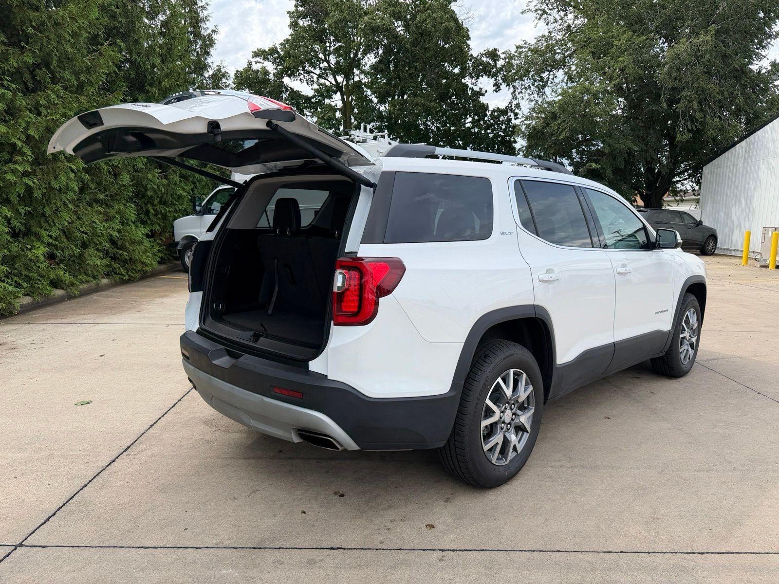 2023 GMC Acadia SLT