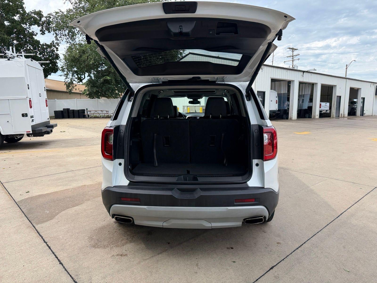 2023 GMC Acadia SLT