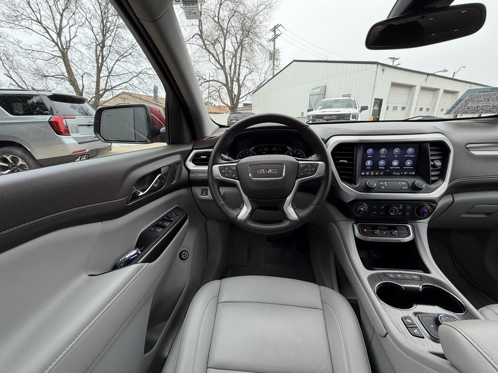 2023 GMC Acadia SLT