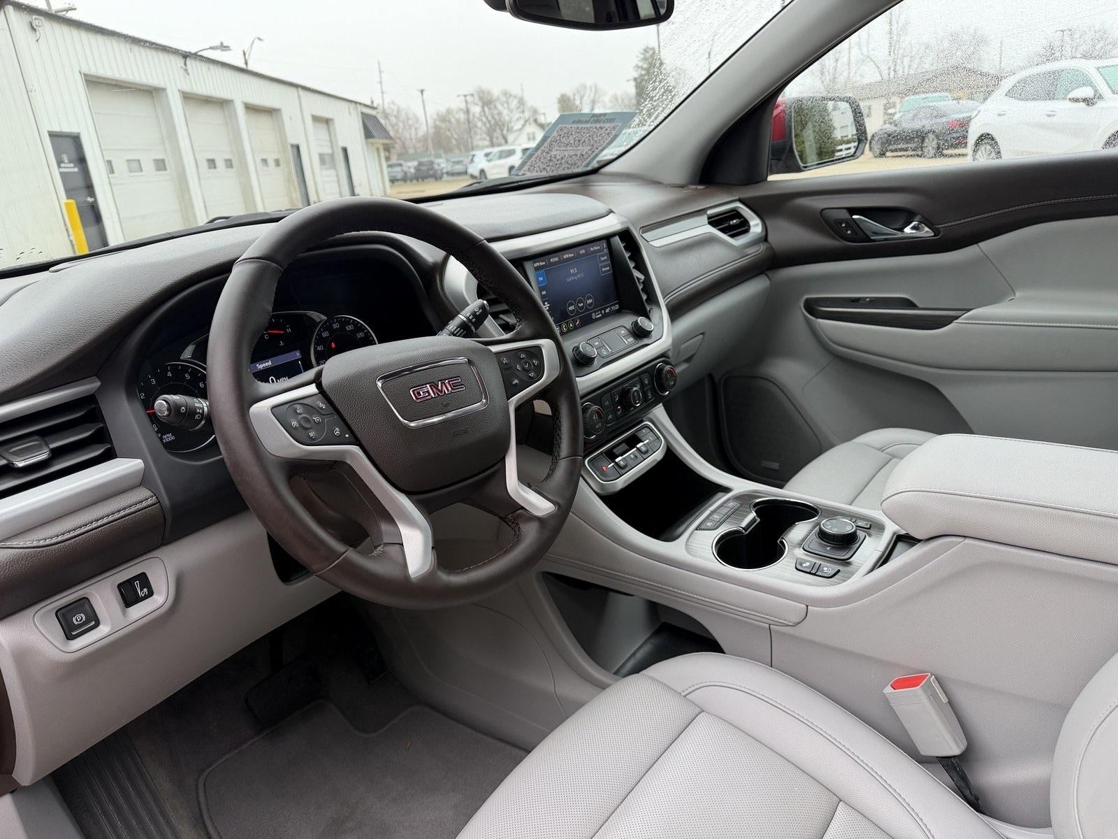 2023 GMC Acadia SLT