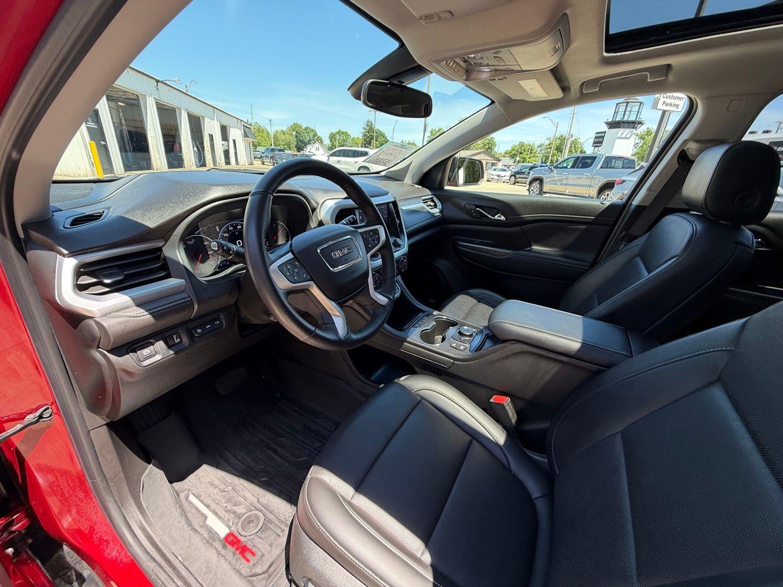 2023 GMC Acadia SLT