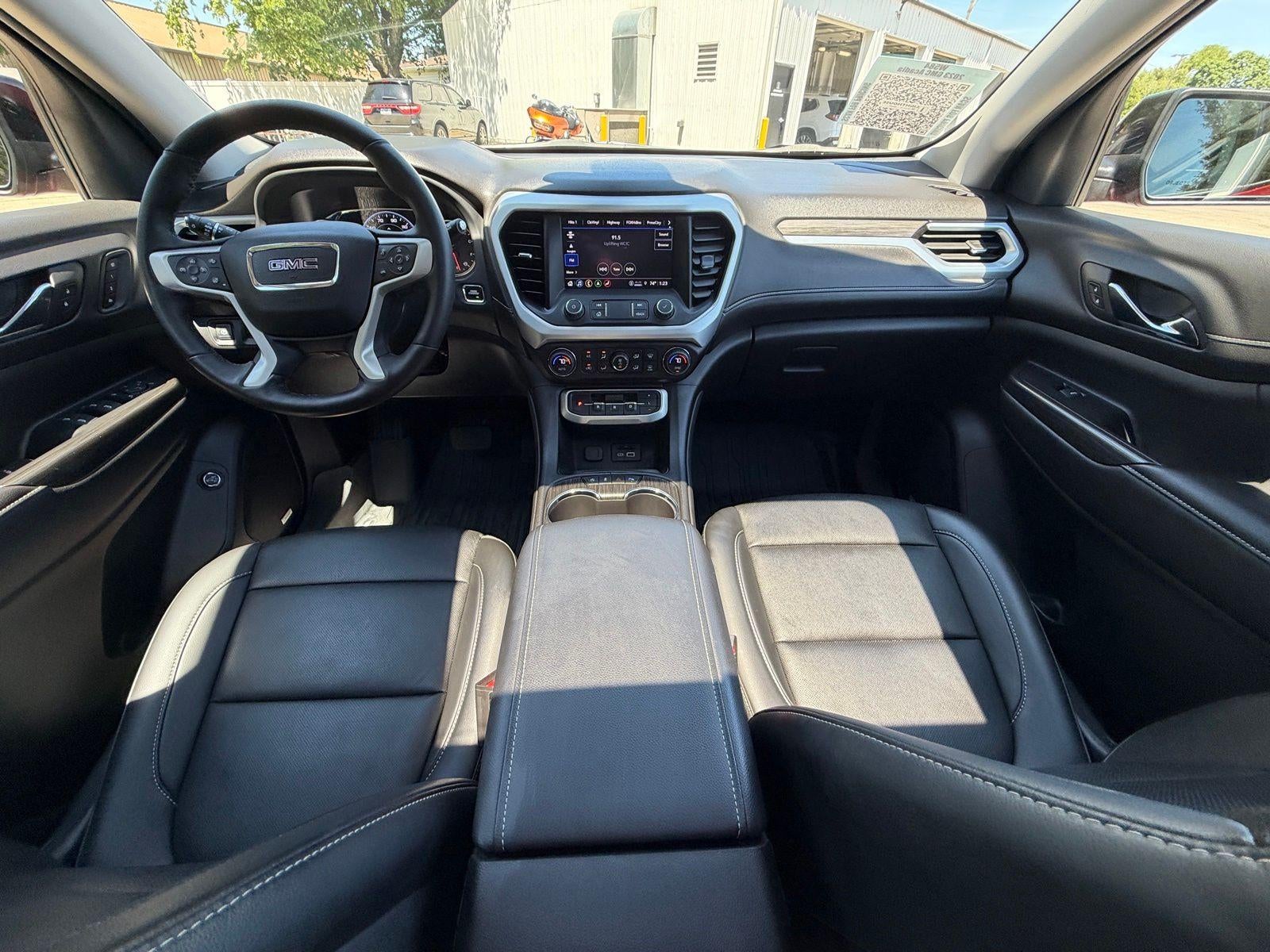 2023 GMC Acadia SLT