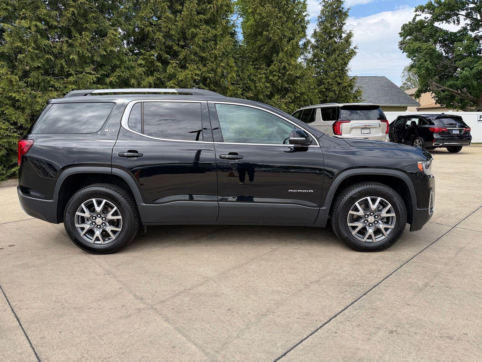 2023 GMC Acadia SLT